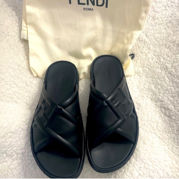 🖤🖤Black leather Fendi slides🖤🖤 - Picture 6 of 6